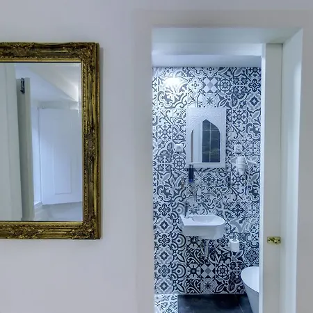 Stay Inn Lisbon Hostel *