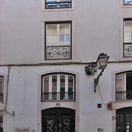 Stay Inn Lisbon Hostel * ליסבון