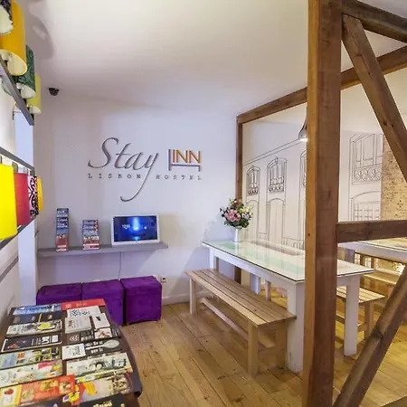 Stay Inn Lisbon Hostel אכסניה